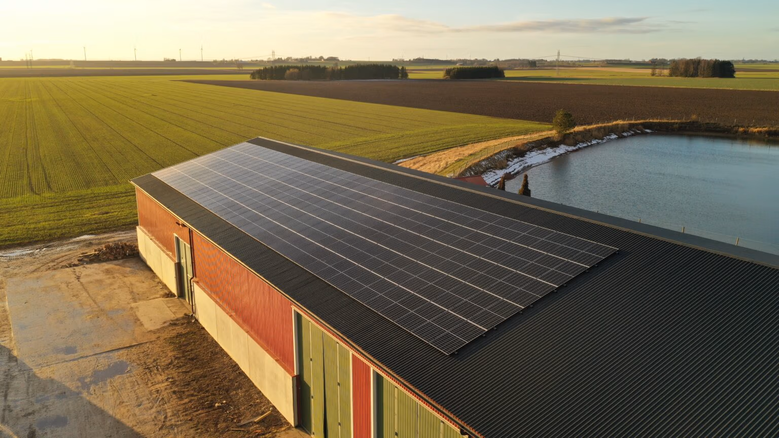 Självförsörjande solcellsanläggning för lantbruk med hög energiförbrukning