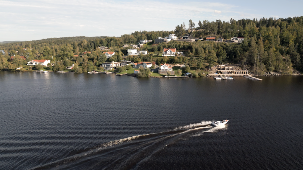 Villa i Bunn producerar 14 500 kWh/år 3 Båttur på sjön vid Bunn